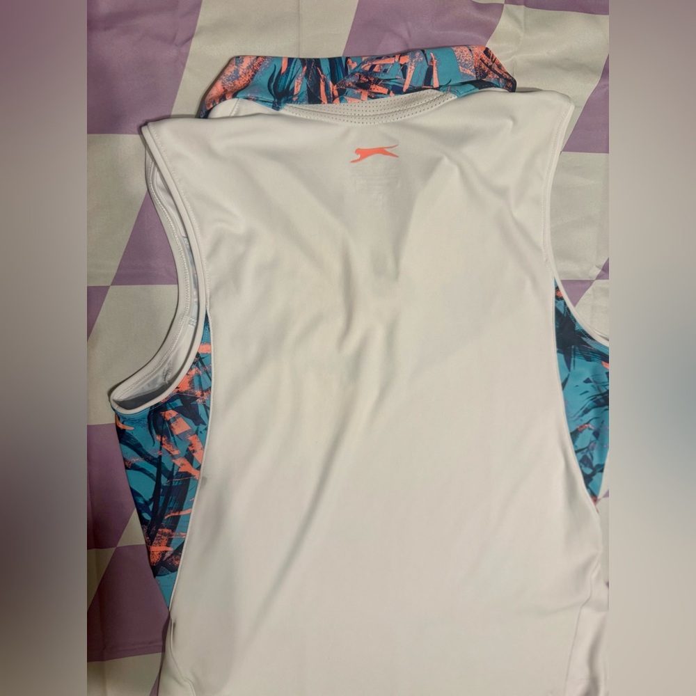 Slazenger Women's Sleeveless Golf Polo – Tropical Chevron Print - Picture 4 of 6